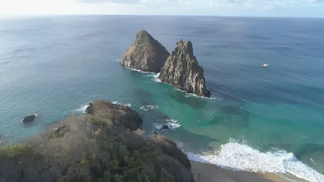 Paisagem litorânea vista do drone